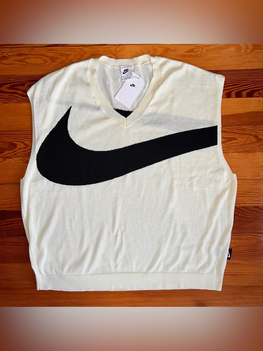 NIKE Swoosh Sweater Vest